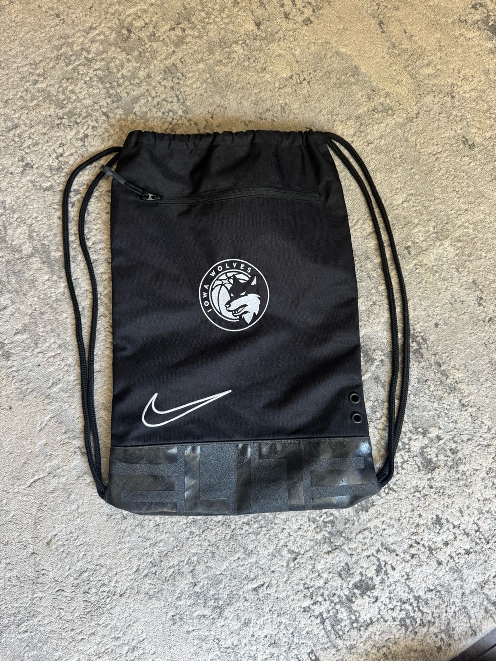 Nike Elite Black Drawstring Sackpack Gym Bag – Iowa Wolves NBA G-League